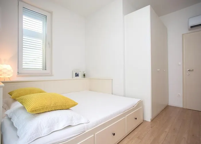Rotondo-charming Few Steps From Villa