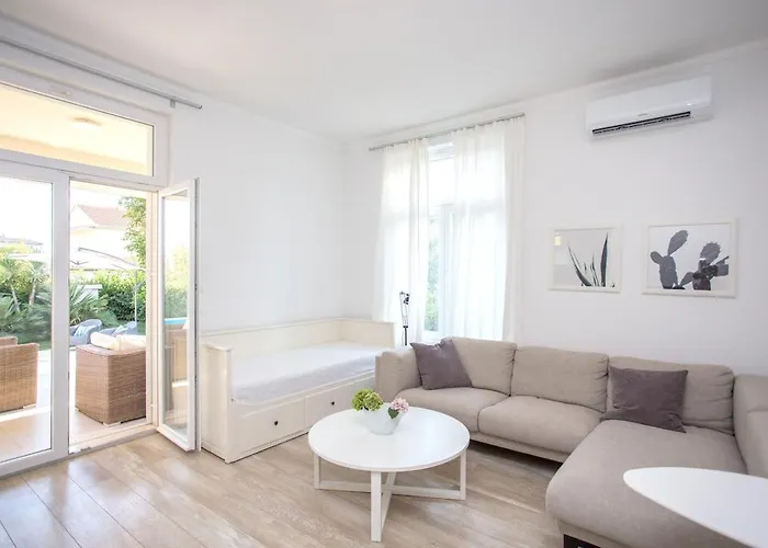 Rotondo-charming Few Steps From Villa *