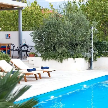 Rotondo-charming Few Steps From