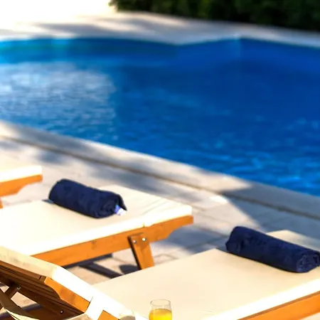 Rotondo-charming Few Steps From Villa