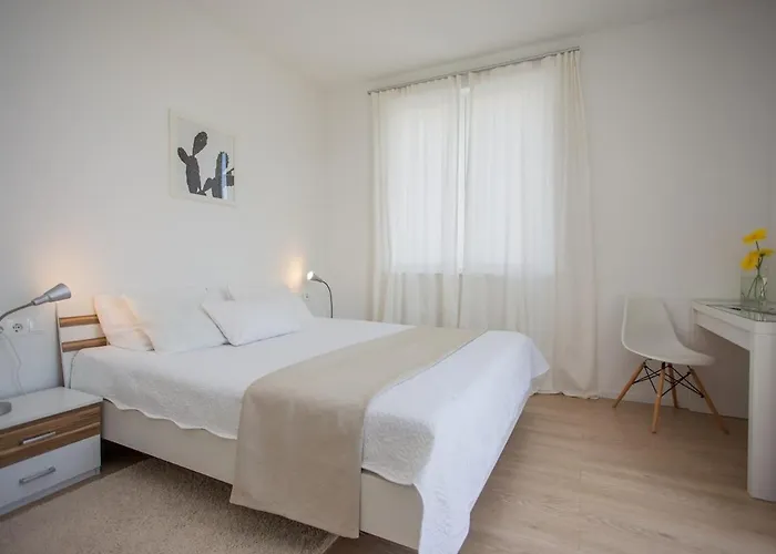 Villa Rotondo-charming Few Steps From Kaštela