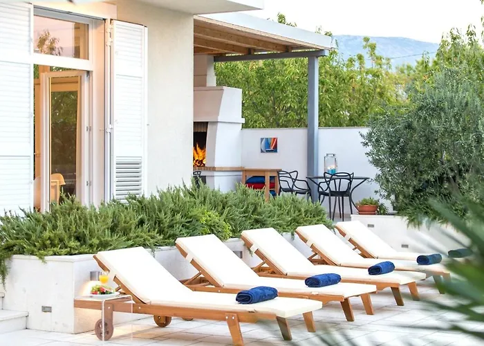 Rotondo-charming Few Steps From *